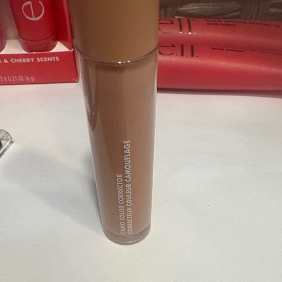 ELF and Benefit Lip Kit, concealers and mascara - Picture 8 of 14